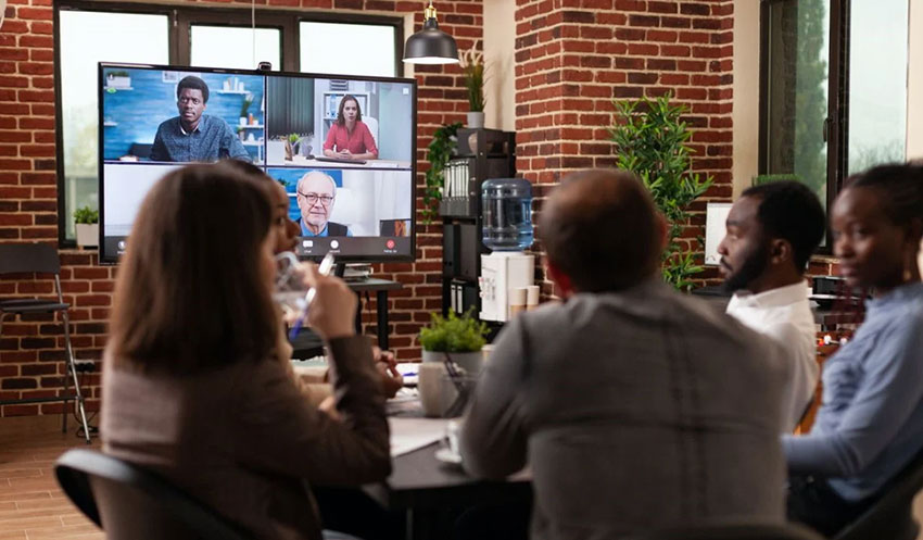 CPaaS是什么意思？CPaaS的工作原理、功能、优势和用例