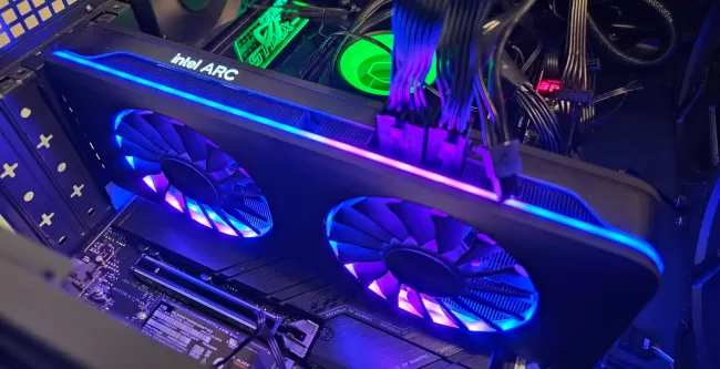 英特尔启用 FCV 优化 Linux 上的 Gen12.5+ 显卡以提高性能