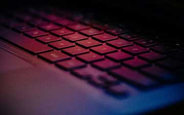 在边缘人工智能时代保护隐私：同态加密的作用