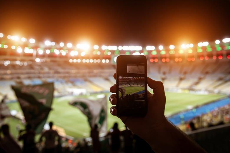 如何克服现场制作中的 5G 容量和延迟问题