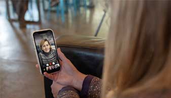 8x8 推出最新平台创新，为 8x8 联络中心增添视频互动功能