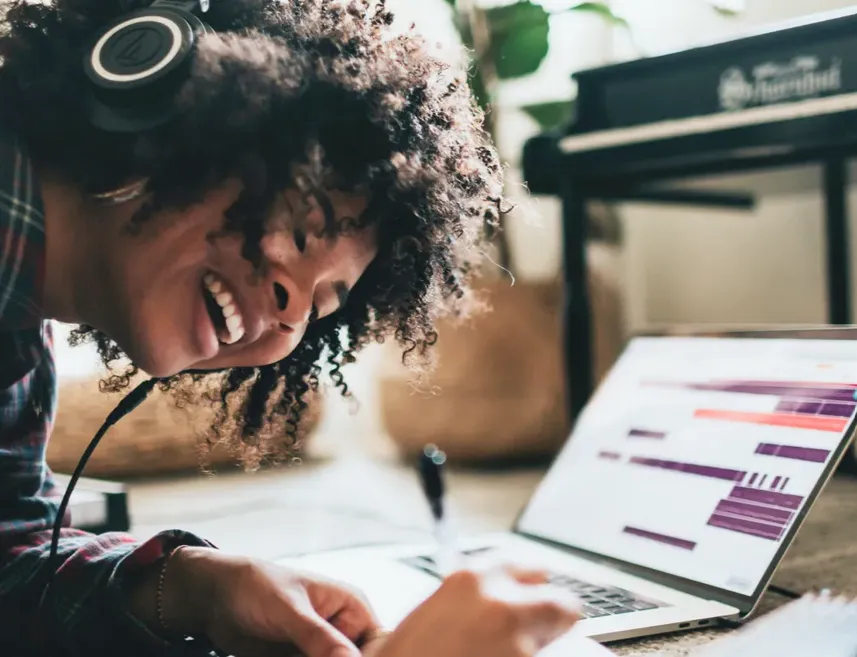 研究：视频内音频广告提升品牌回忆率