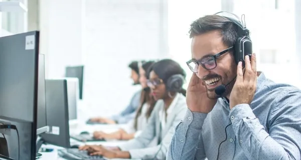 Sangoma 利用 AWS 提供灵活、安全的 UCaaS 和联络中心服务