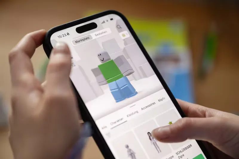 Roblox 暂停中东地区的游戏内聊天功能