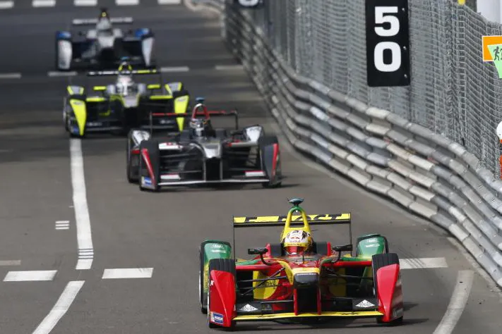 Infosys 和 Formula E 利用 AI 驱动的数字平台，让粉丝们尽享极致体验