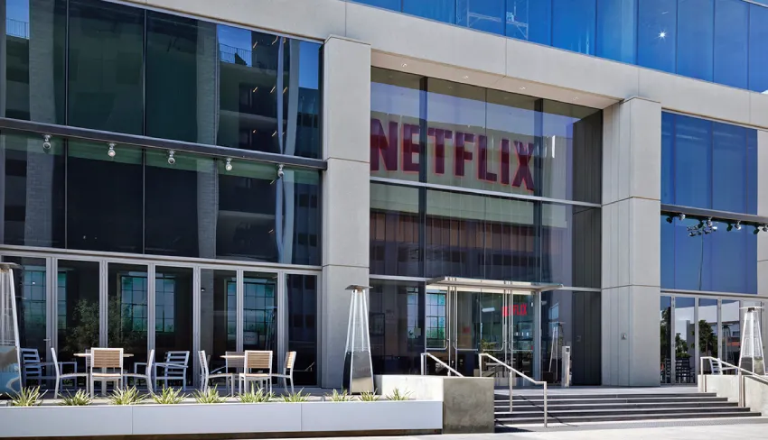 据报道，Netflix 准备裁员 800 人